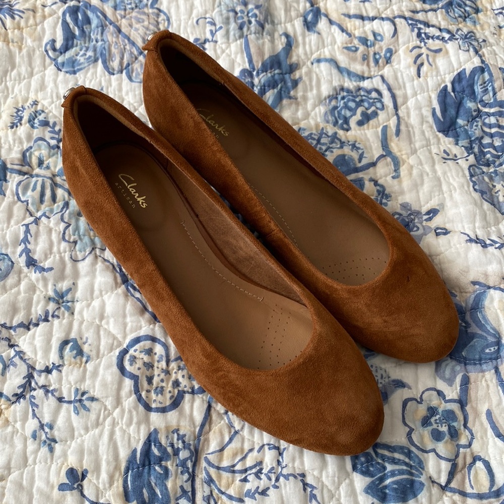 Like new Clarks wedge heel! Worn a few times!!